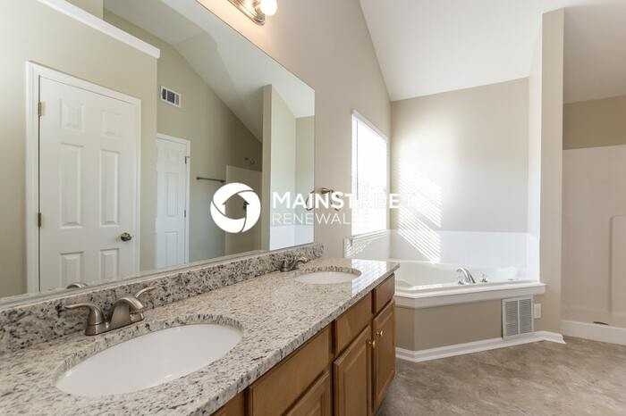 6021 Birdseye Trl - Photo 2 of 11