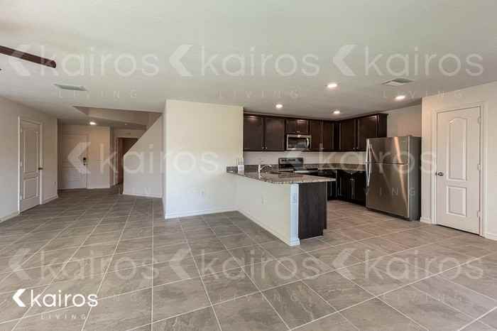 8523 Indian Laurel Ln - Photo 4 of 17