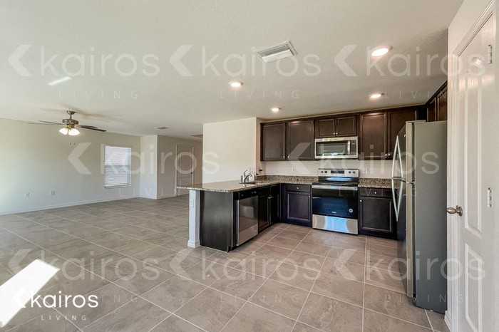 8523 Indian Laurel Ln - Photo 5 of 17