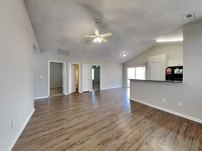 1431 Braveheart Ln - Photo 4 of 4