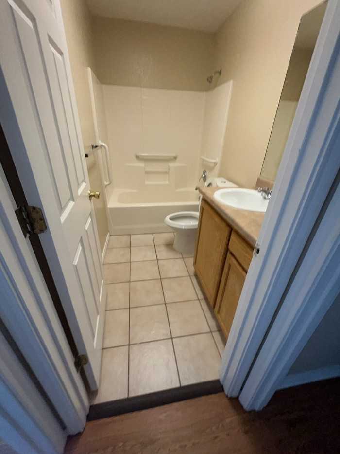 214 Bobbie Ann Ct - Photo 6 of 8