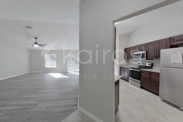 820 Marion Oaks Mnr - Photo 2 of 23