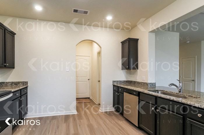 8411 Hannah Rd - Photo 6 of 16