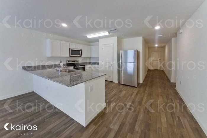 3024 Ne 1st Ave - Photo 4 of 21