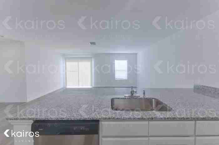 3024 Ne 1st Ave - Photo 6 of 21