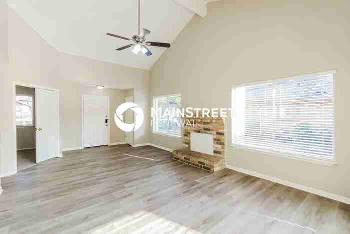 15830 Gatebriar Dr - Photo 3 of 15