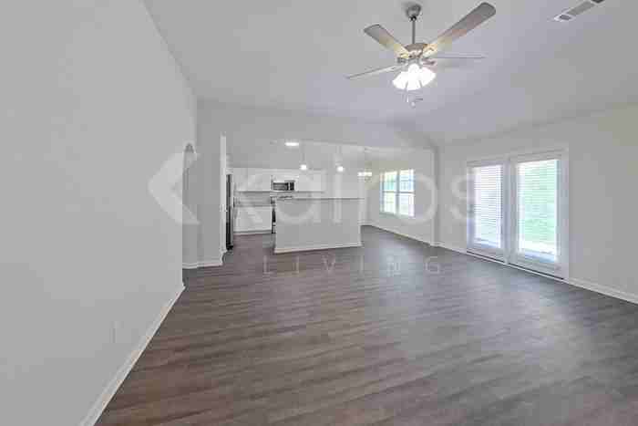 751 Park Ln - Photo 4 of 19