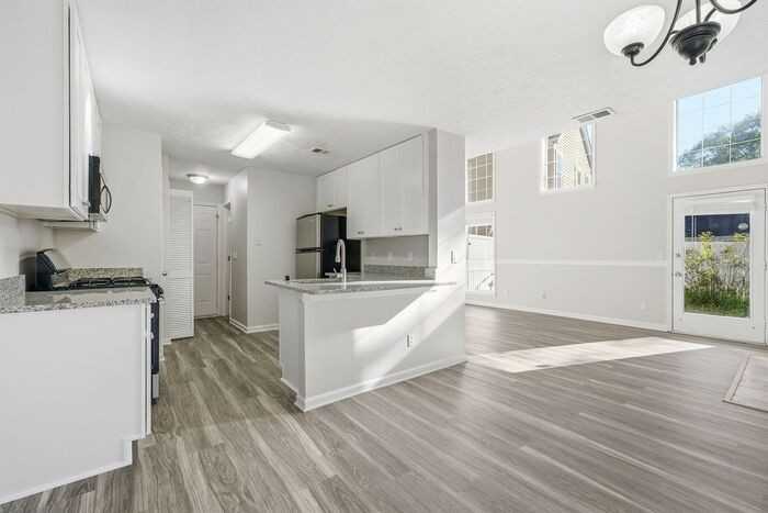 1442 Parkside Club Dr - Photo 3 of 29