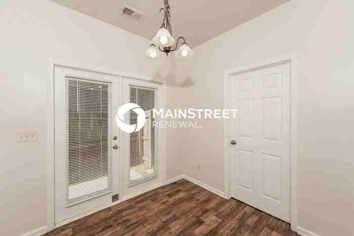 1076 Washington Dr - Photo 5 of 15