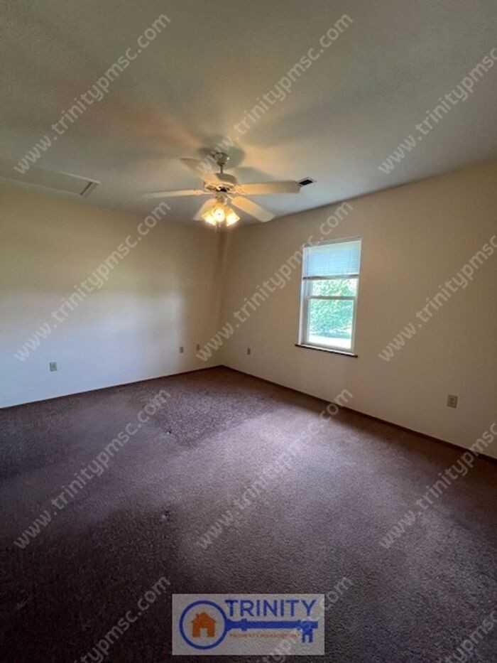 629 Jasmin Dr - Photo 6 of 7