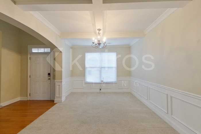 912 Golden Bell Ln - Photo 2 of 27