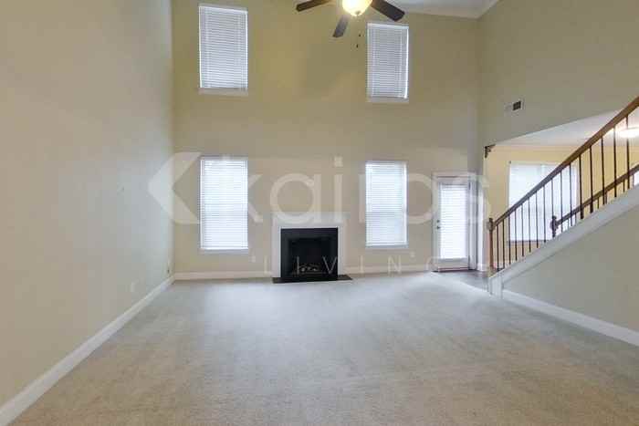 912 Golden Bell Ln - Photo 6 of 27