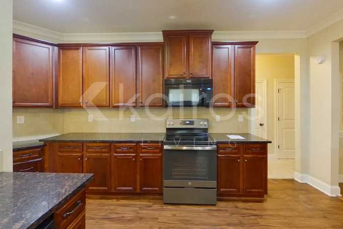 912 Golden Bell Ln - Photo 7 of 27