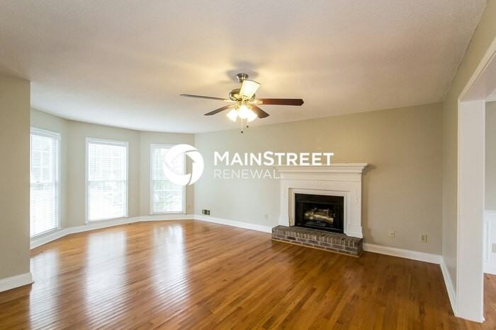 2762 Hunters Ct - Photo 3 of 15