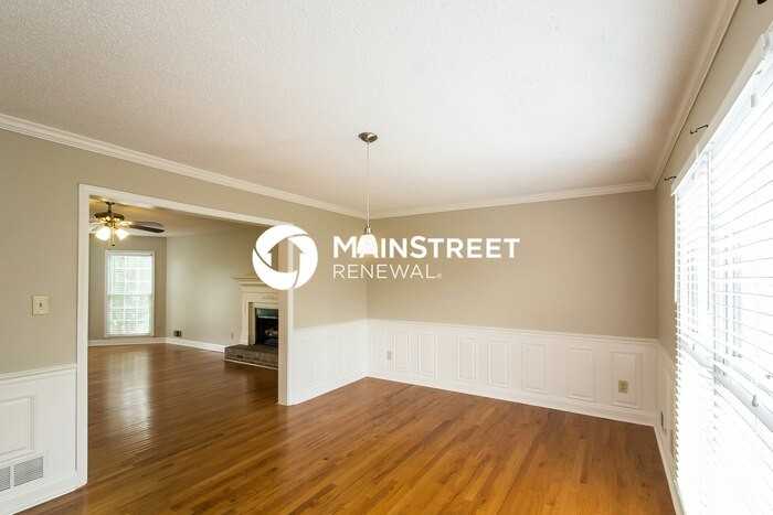 2762 Hunters Ct - Photo 4 of 15