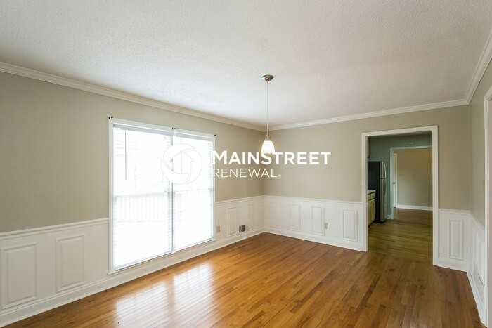 2762 Hunters Ct - Photo 5 of 15