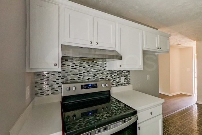 908 Inglewood Ln - Photo 6 of 26