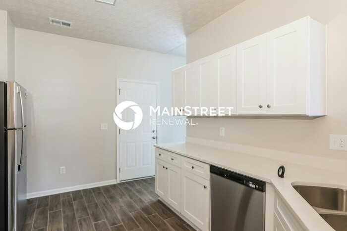 4407 Roche St - Photo 7 of 18