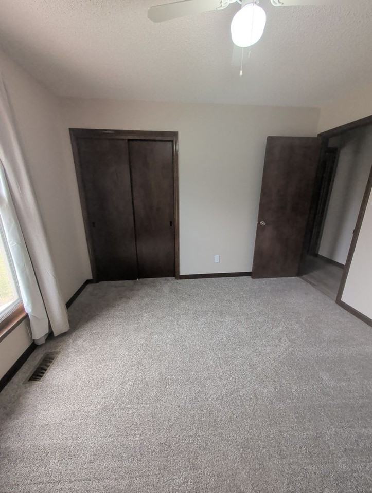 2605 Sw Osborn Rd - Photo 2 of 20