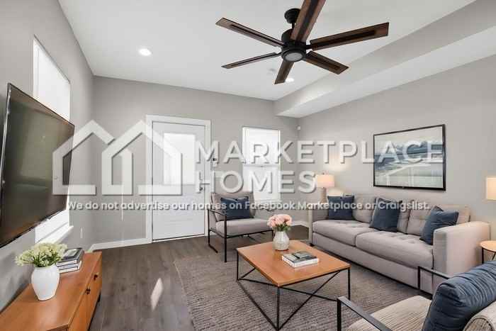 1013 Harlan St - Photo 2 of 28