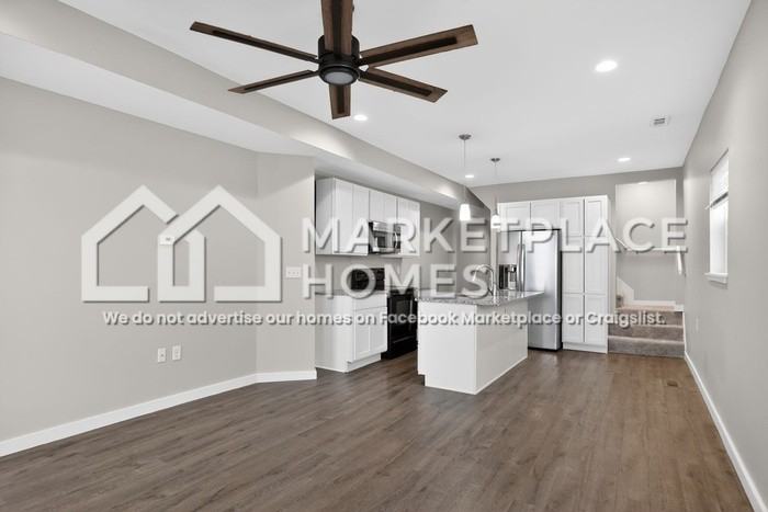 1013 Harlan St - Photo 5 of 28