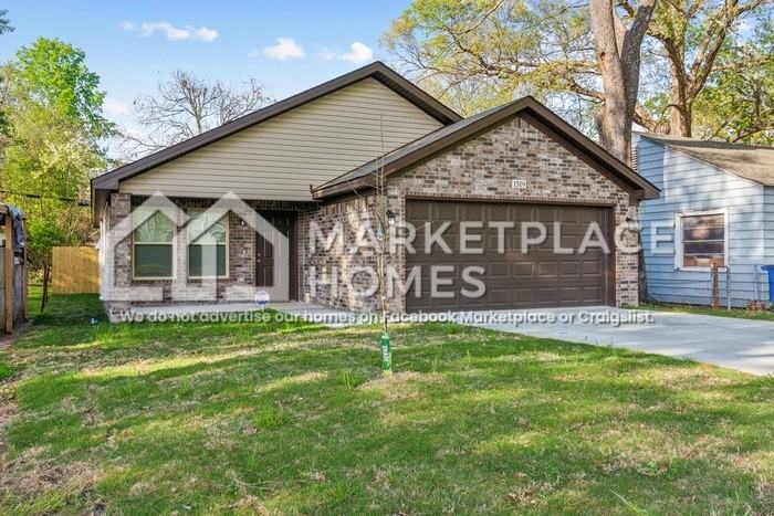 1519 W 15th St - Photo 2 of 33