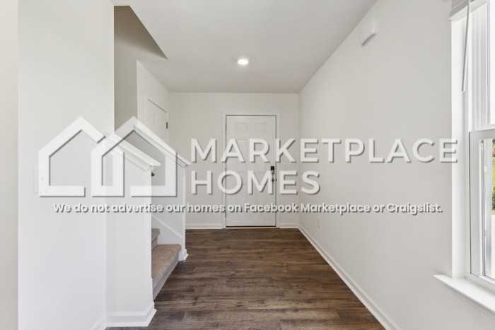 702 Newtons Way - Photo 4 of 34