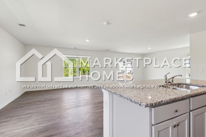 702 Newtons Way - Photo 5 of 34