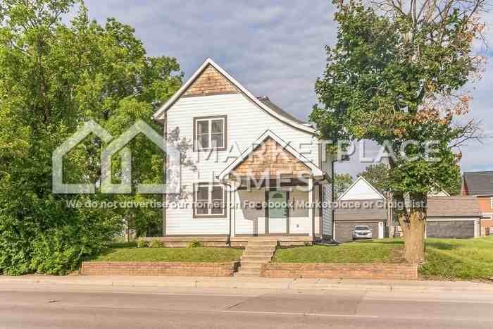 1917 N College Ave - Photo 2 of 27