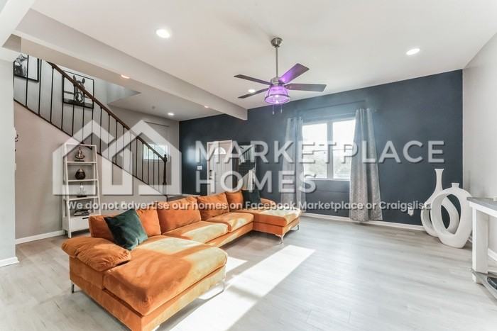 1917 N College Ave - Photo 5 of 27