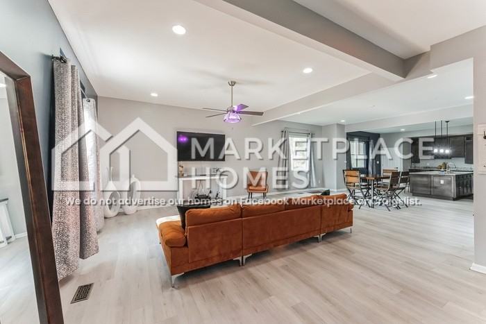 1917 N College Ave - Photo 6 of 27