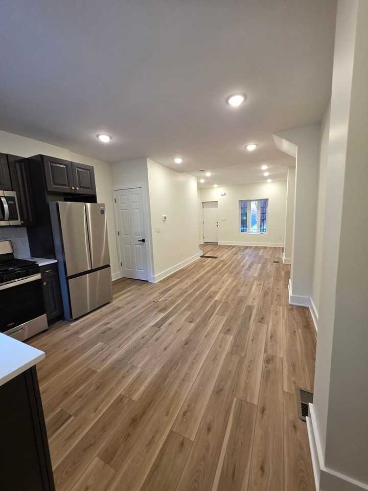 1351 S 31st St - Photo 3 of 18