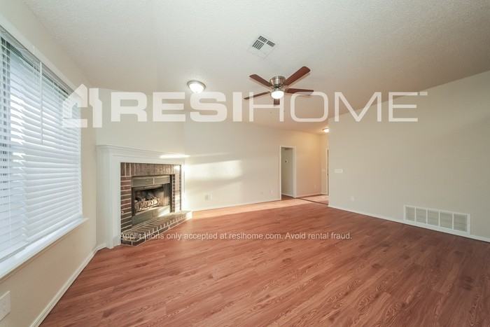 9212 S Bryant Ter - Photo 3 of 18