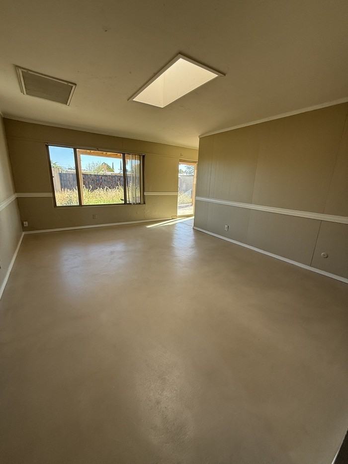 5665 S Bryant Ave - Photo 3 of 19