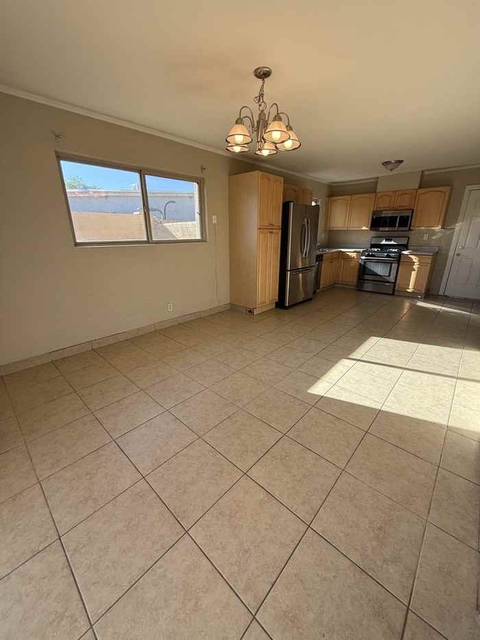 5665 S Bryant Ave - Photo 5 of 19