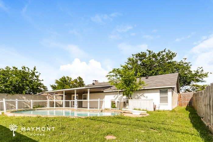 2611 Elk Grove Rd - Photo 2 of 16