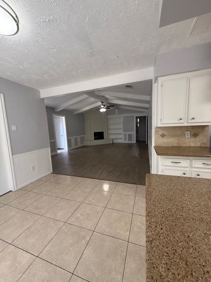 5218 Long Creek Ln - Photo 2 of 10