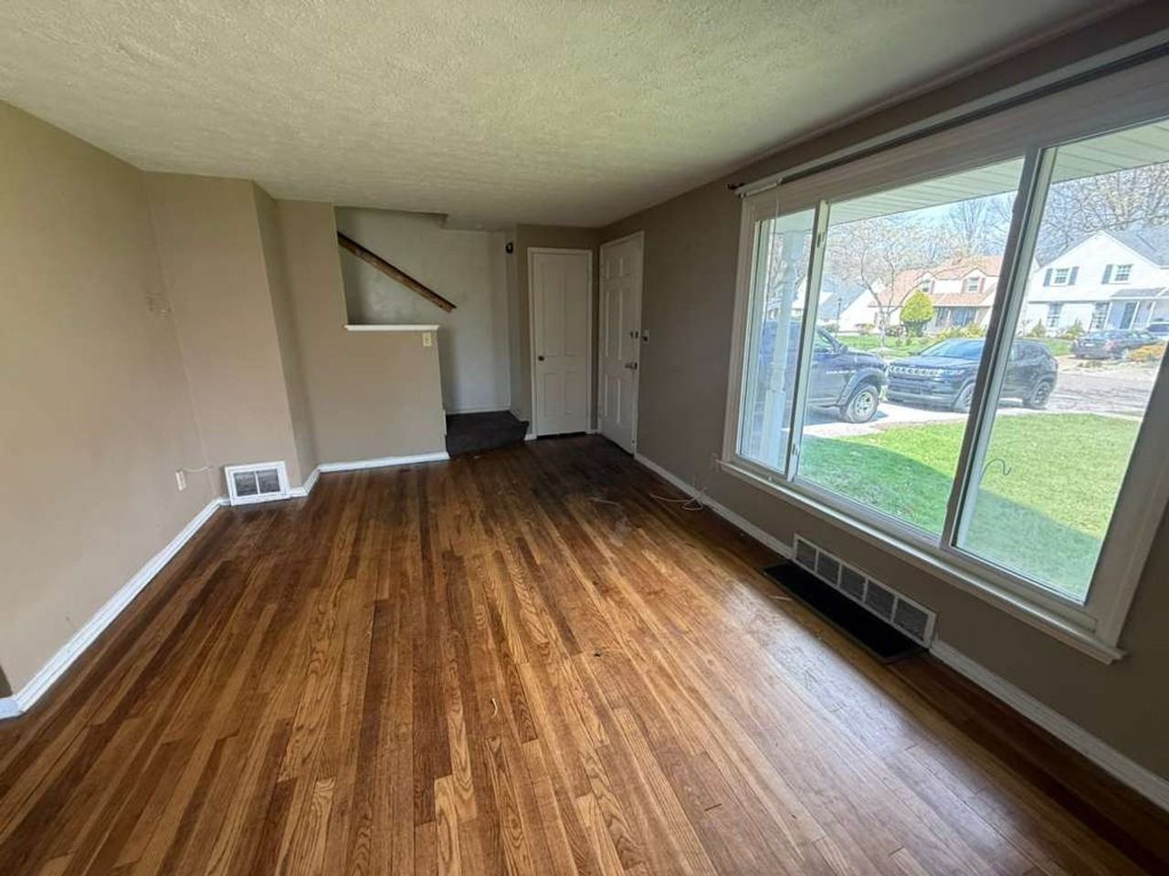 20206 Shakerwood Rd - Photo 2 of 13