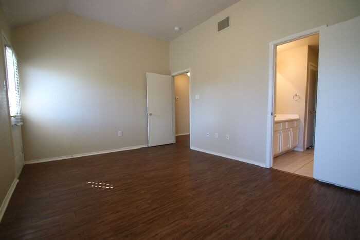 107 Brazos Ln - Photo 6 of 26