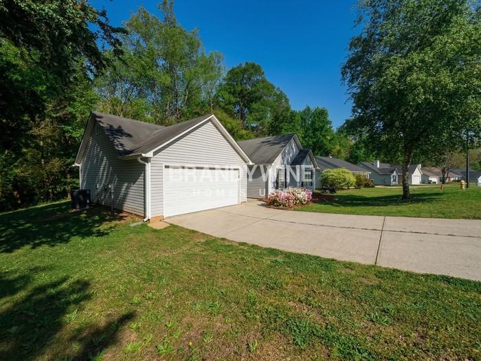 150 Wynfield Dr - Photo 2 of 22