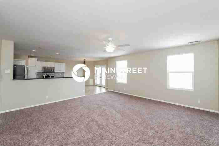 13872 Lilac St - Photo 3 of 15