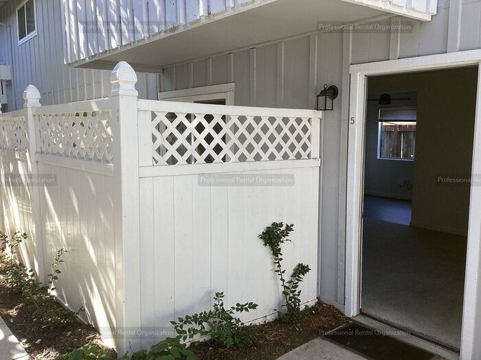 445 S E St #05
