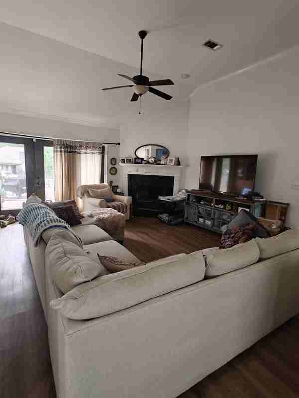 910 Silver Creek Ct #NA - Photo 2 of 10