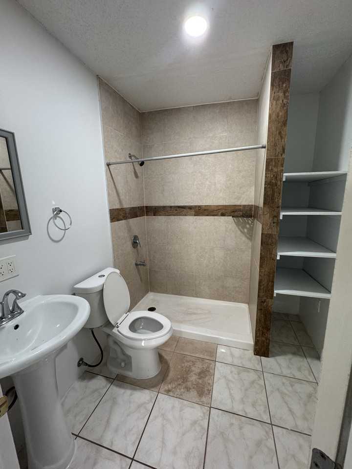 1640 Sw 20th St #NA - Photo 6 of 15