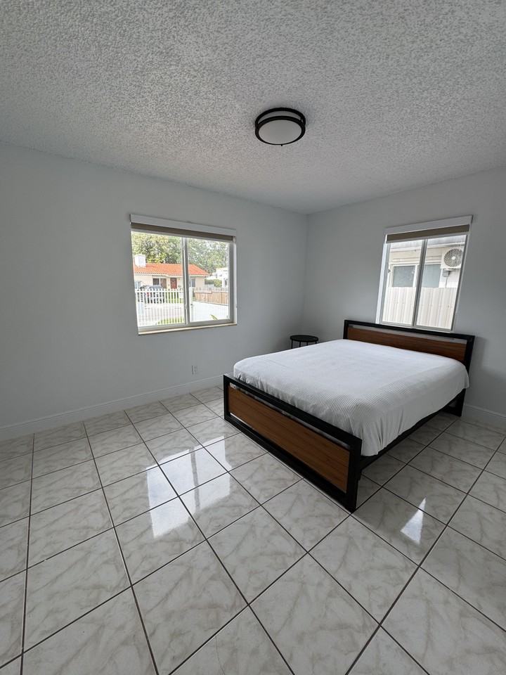 1640 Sw 20th St #NA - Photo 7 of 15