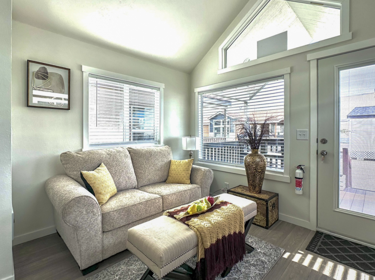 301 2nd St Se #NA - Photo 2 of 8