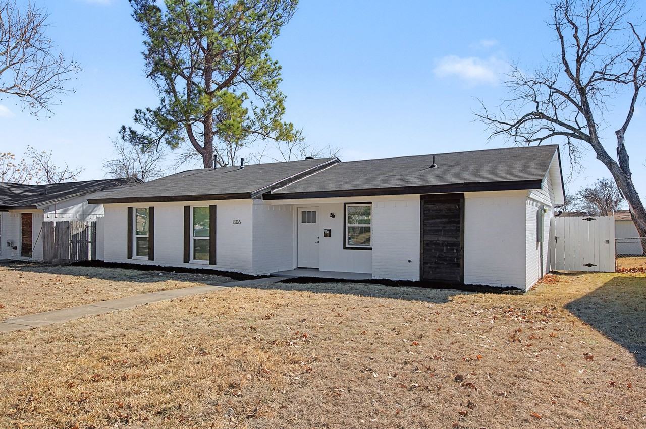 806 Laguna Dr #NA - Photo 2 of 19