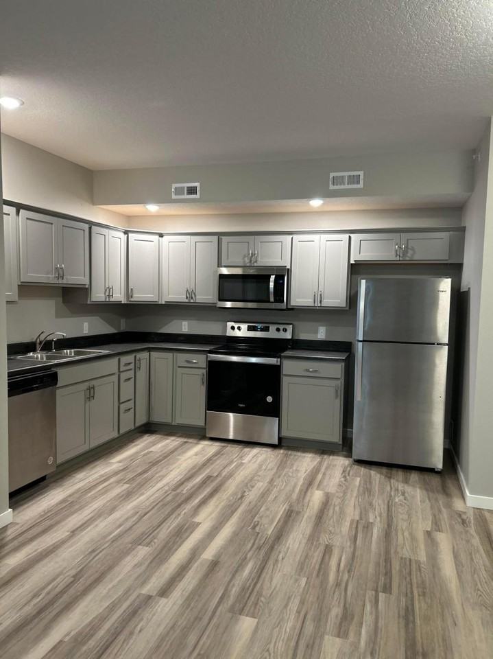 156 Acadia St #1 - Photo 2 of 8