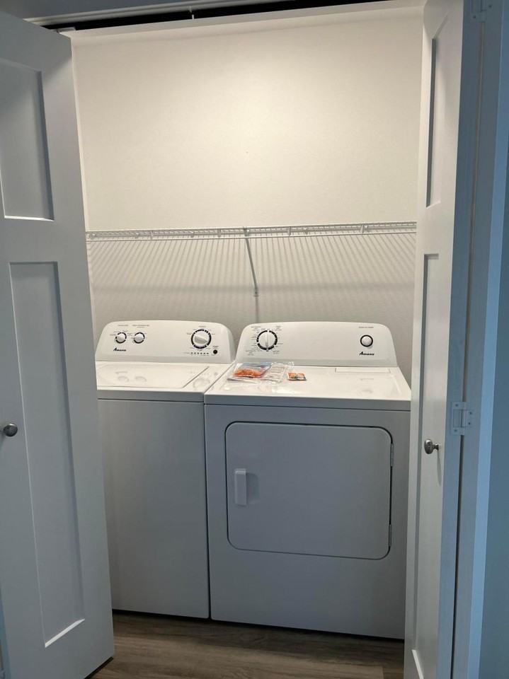 156 Acadia St #1 - Photo 3 of 8