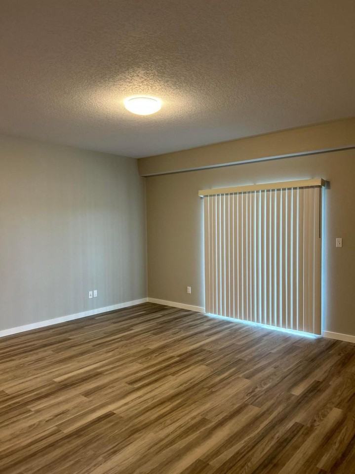 156 Acadia St #1 - Photo 7 of 8